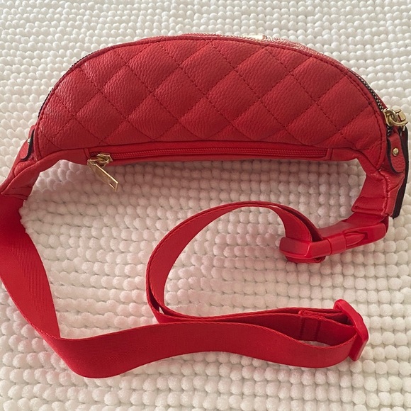 Andrew Marc New York Red Quilted Crossbody Bag - Picture 5 of 9